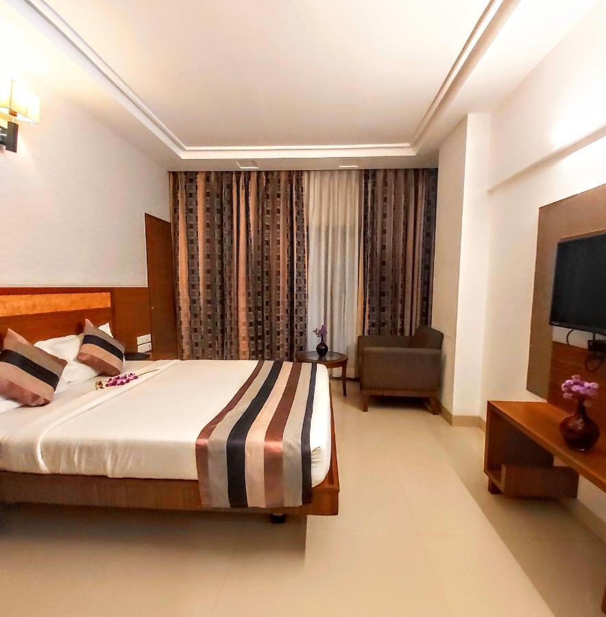 Quality Inn Mint Pune Exteriör bild